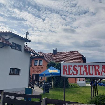 Penzion A Restaurace U Strnada Klatovy Exterior foto