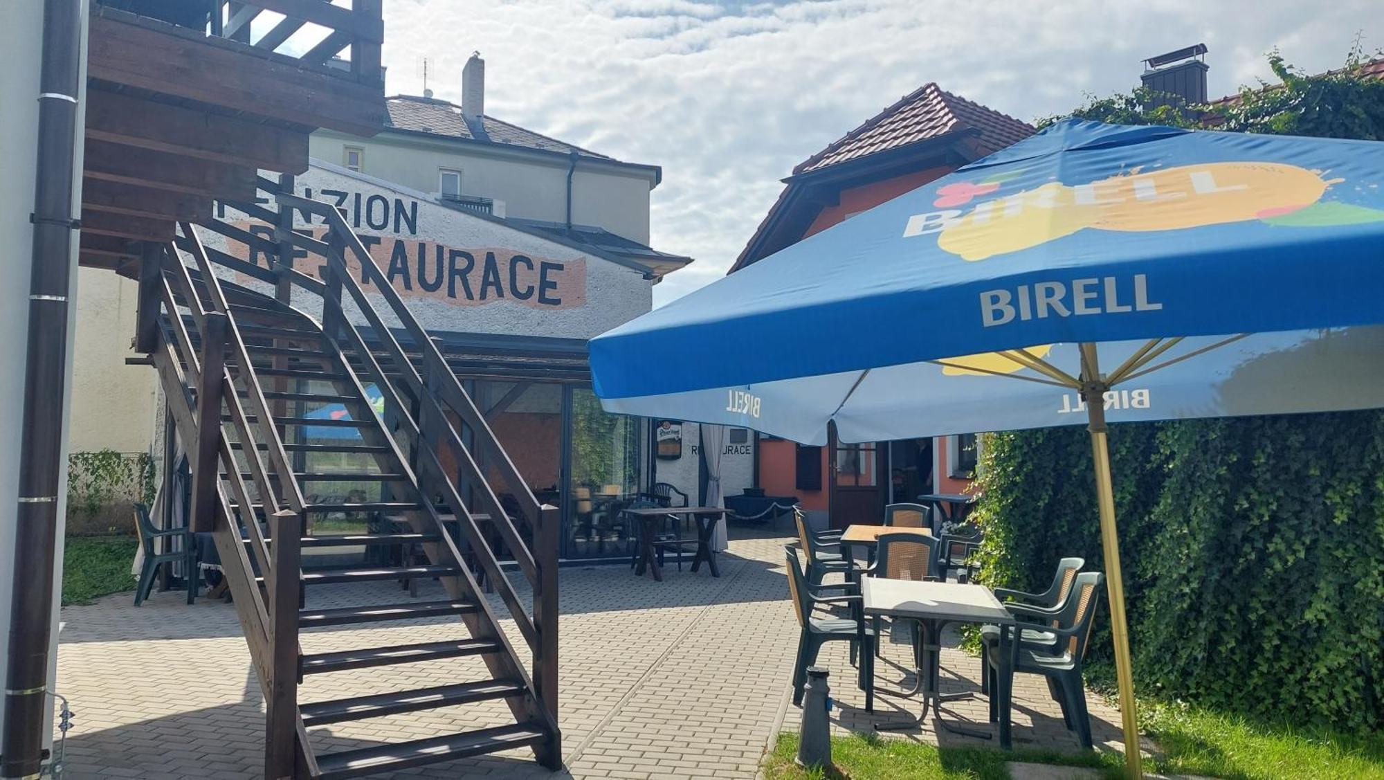 Penzion A Restaurace U Strnada Klatovy Exterior foto